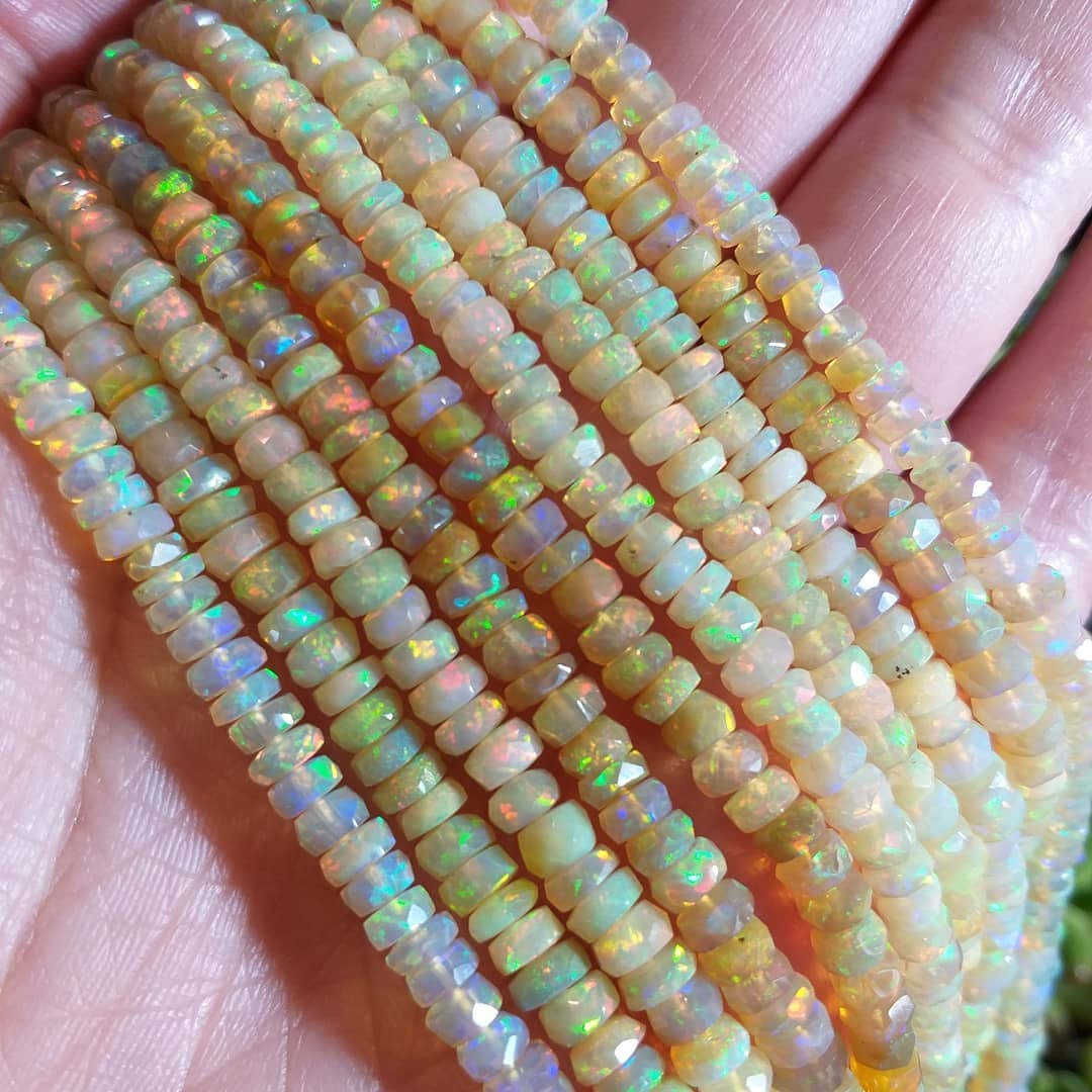 Cuentas Facetadas Rondelle de Ópalo de Fuego Etíope Natural Alta Calidad - entre 4,0 mm y 6,0 mm