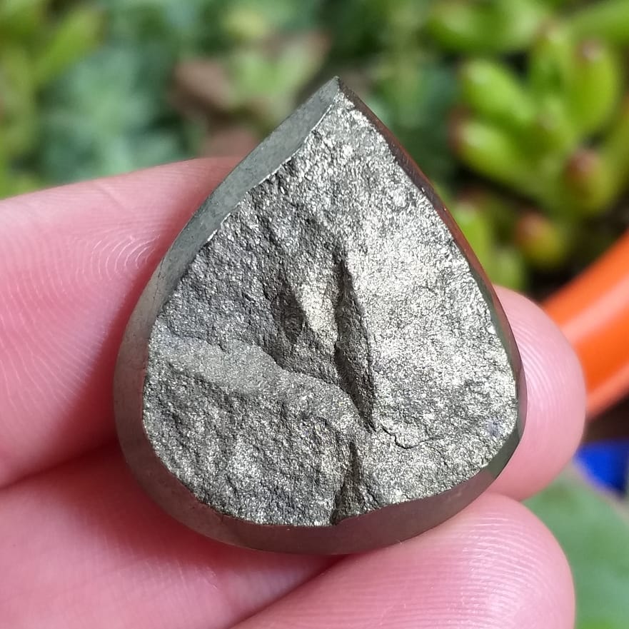 Pirita en bruto - 26,7x23,2 mm