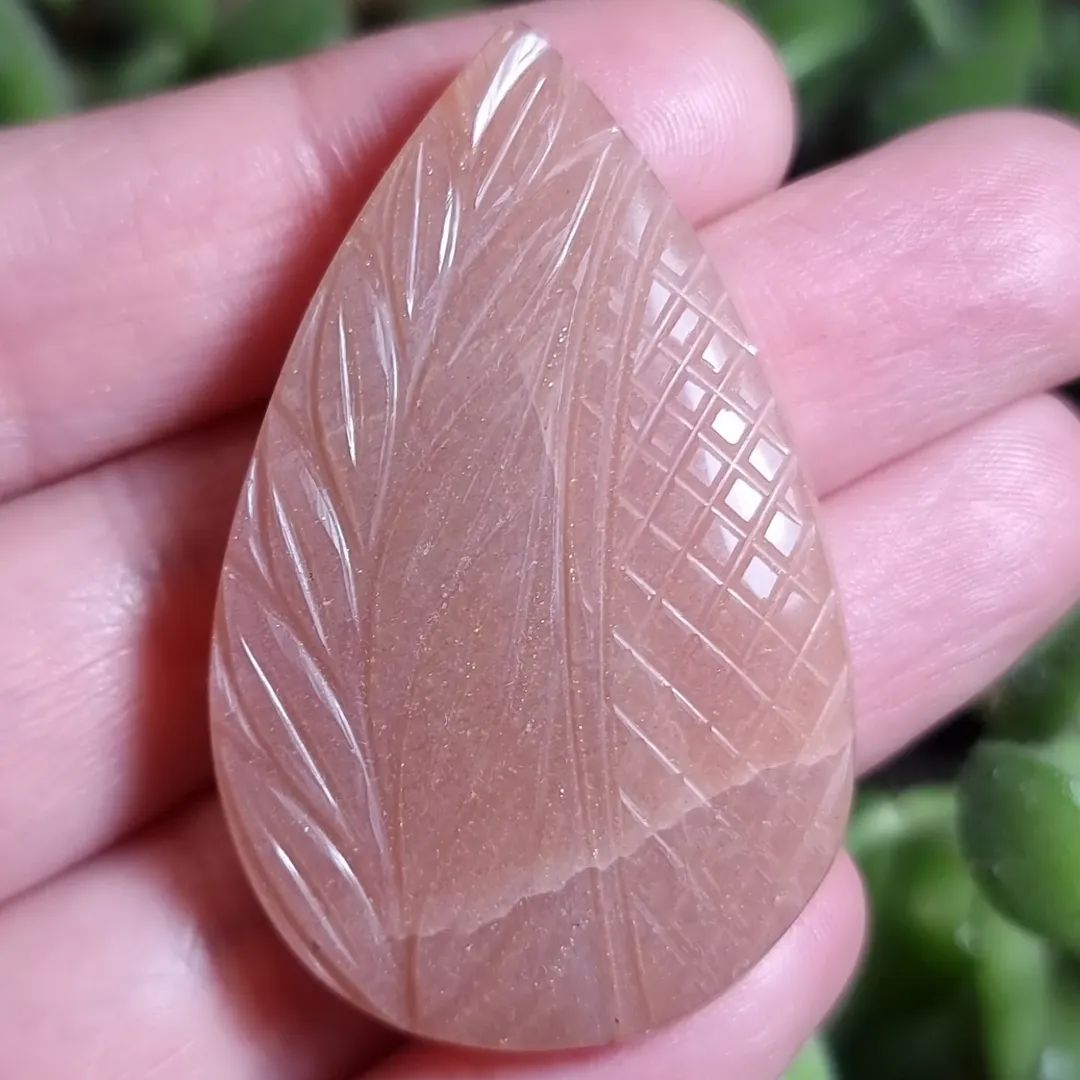 Piedra Luna Durazno Tallada XL - 48,9x31,0 mm