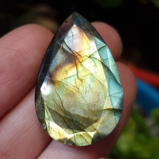 Labradorita Facetada - 34,2x21,8 mm