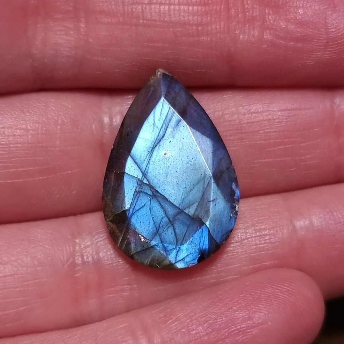 Labradorita Facetada Alta Calidad - 24,9x16,8 mm