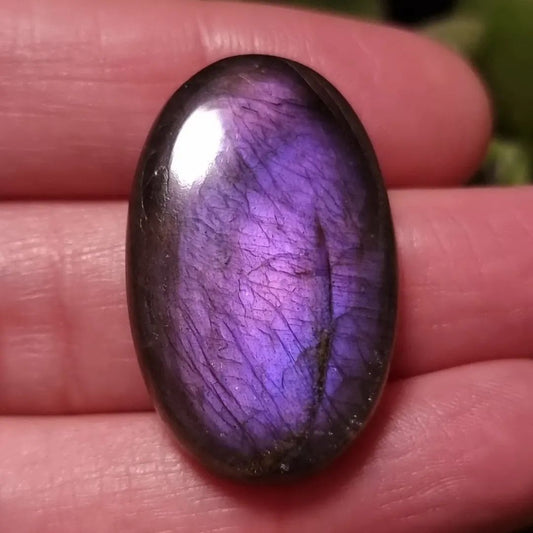 Labradorita Morada Alta Calidad - 31,8x19,9 mm